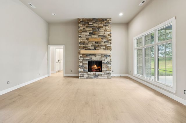 375 Chestnut Oak Avenue, Smithville, TN 37166