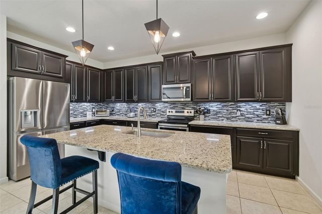 2604 VALLEY SUNSET LANE, Valrico, FL 33594