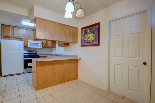 1417 Wheeler Avenue SE, Albuquerque, NM 87106