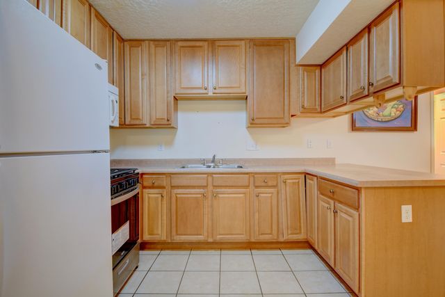 1417 Wheeler Avenue SE, Albuquerque, NM 87106