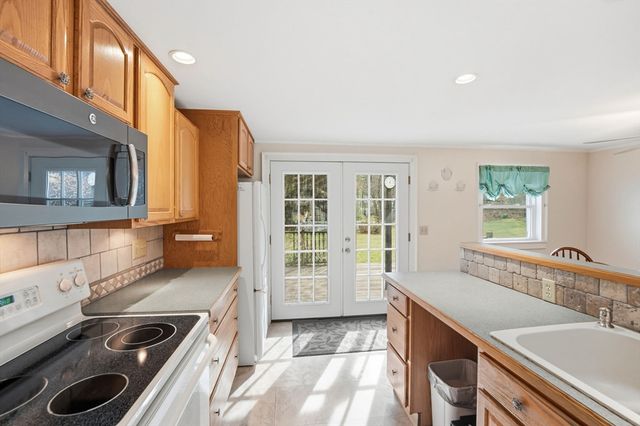 58 Colburn Rd, Charlton, MA 01507