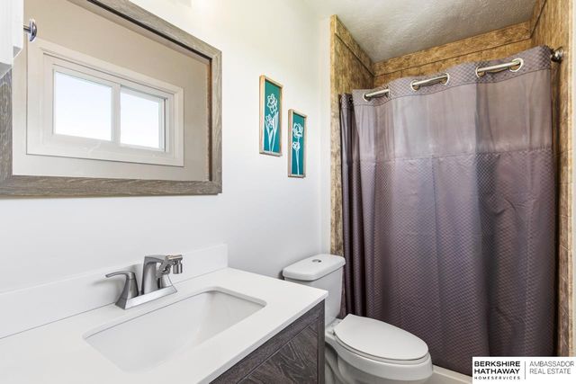 2321 N 127 Circle, Omaha, NE 68164
