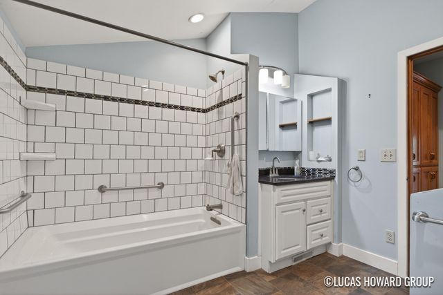 2221 W 68th Street, Newaygo, MI 49337