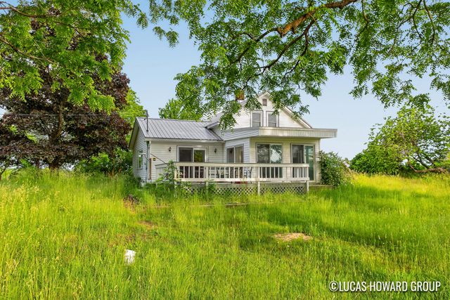 2221 W 68th Street, Newaygo, MI 49337