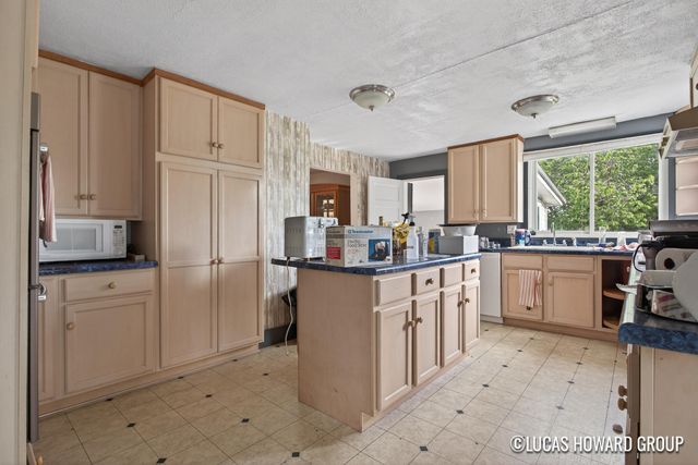 2221 W 68th Street, Newaygo, MI 49337