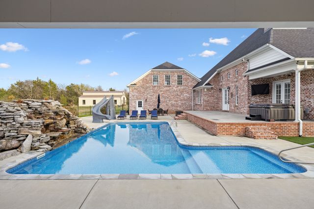 1522 Walnut Grove Rd, Christiana, TN 37037