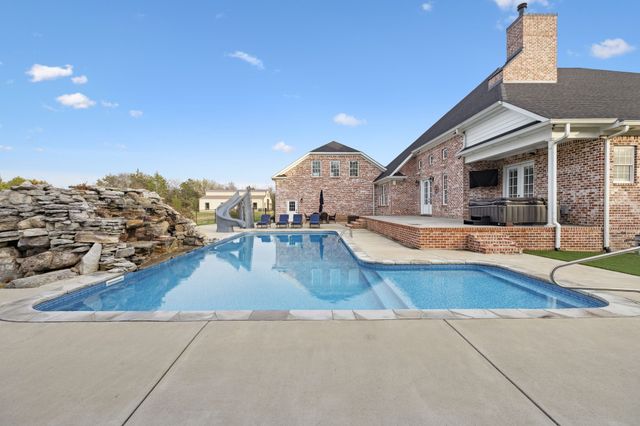 1522 Walnut Grove Rd, Christiana, TN 37037