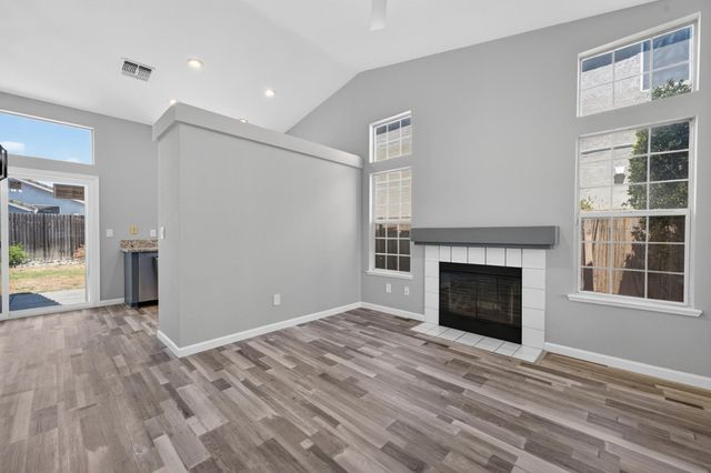 304 Jonquil Ct, Roseville, CA 95747