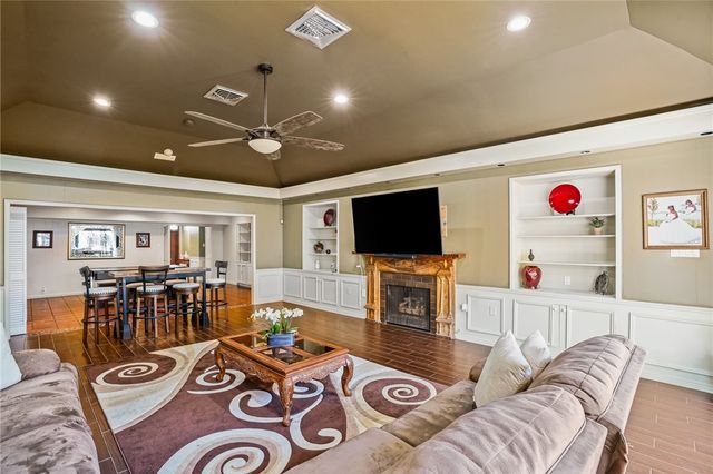 1221 W Henrietta Ave, Kingsville, TX 78363