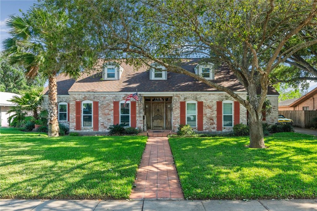 1221 W Henrietta Ave, Kingsville, TX 78363