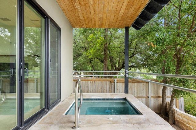 24423 Pedernales DR, Spicewood, TX 78669