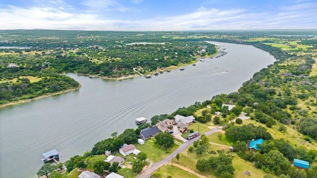 24423 Pedernales DR, Spicewood, TX 78669