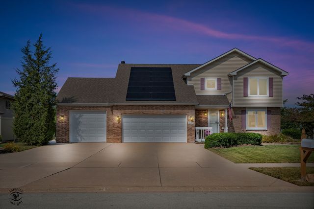 601 Edgewater Drive, Minooka, IL 60447