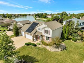 601 Edgewater Drive, Minooka, IL 60447