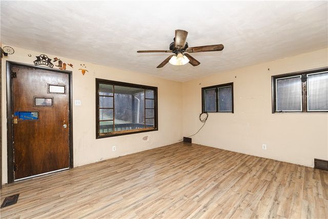 626 Pittsburgh Rd, Daugherty Twp, PA 15074