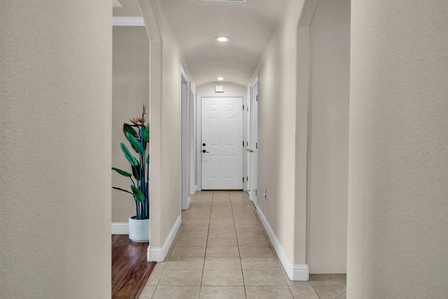 4811 Argyle Ln, Sacramento, CA 95841