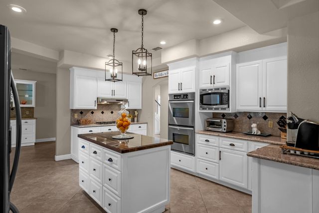 4811 Argyle Ln, Sacramento, CA 95841