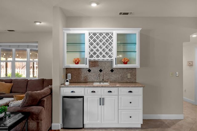 4811 Argyle Ln, Sacramento, CA 95841