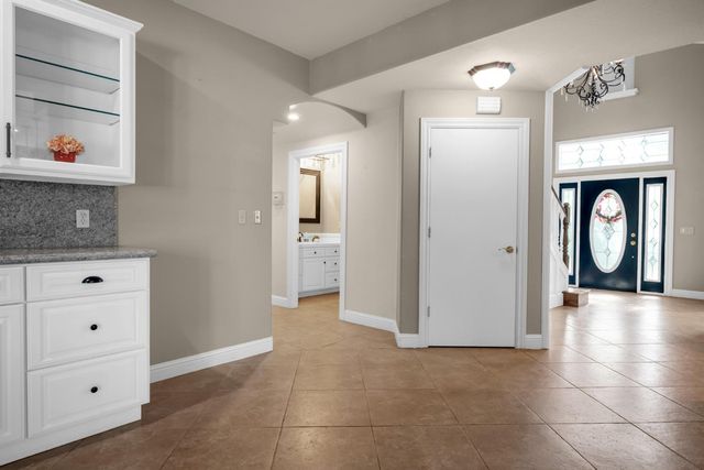 4811 Argyle Ln, Sacramento, CA 95841