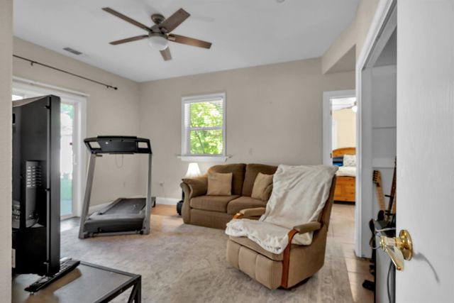 4811 Argyle Ln, Sacramento, CA 95841