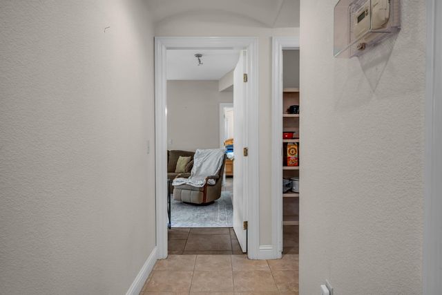 4811 Argyle Ln, Sacramento, CA 95841