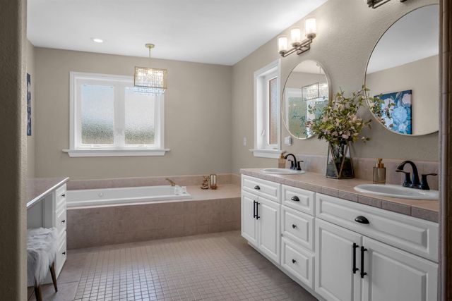 4811 Argyle Ln, Sacramento, CA 95841