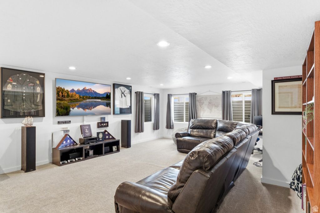 Image 37 of property listing at 598 S CROOKED POST WAY, Saratoga Springs, UT 84045
