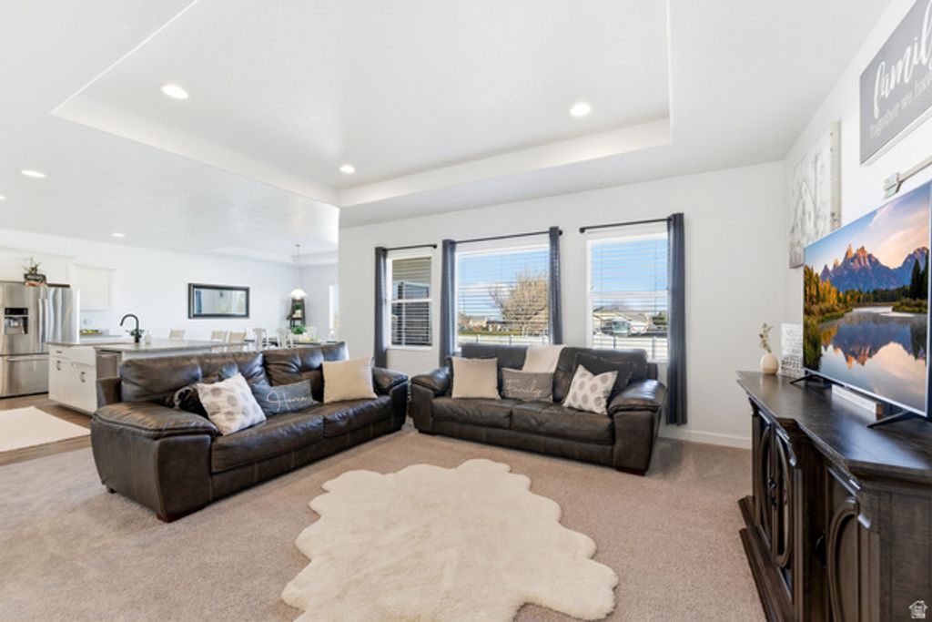 Image 5 of property listing at 598 S CROOKED POST WAY, Saratoga Springs, UT 84045