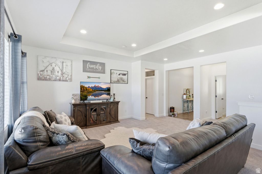 Image 6 of property listing at 598 S CROOKED POST WAY, Saratoga Springs, UT 84045