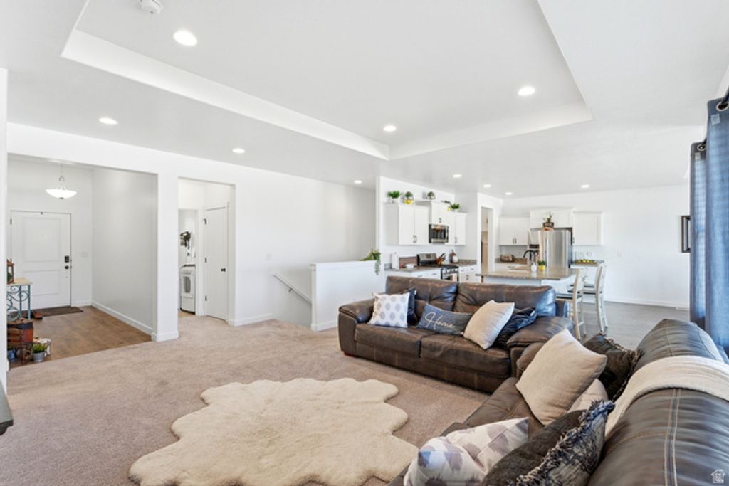 Image 7 of property listing at 598 S CROOKED POST WAY, Saratoga Springs, UT 84045