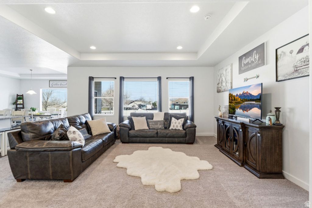 Image 8 of property listing at 598 S CROOKED POST WAY, Saratoga Springs, UT 84045