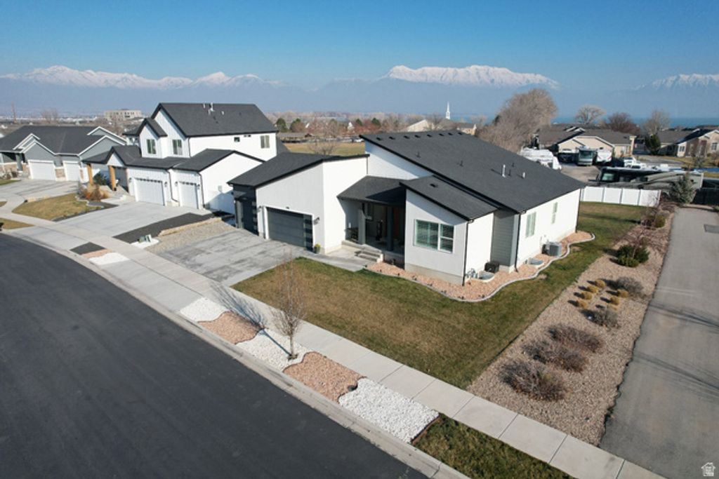 Image 71 of property listing at 598 S CROOKED POST WAY, Saratoga Springs, UT 84045