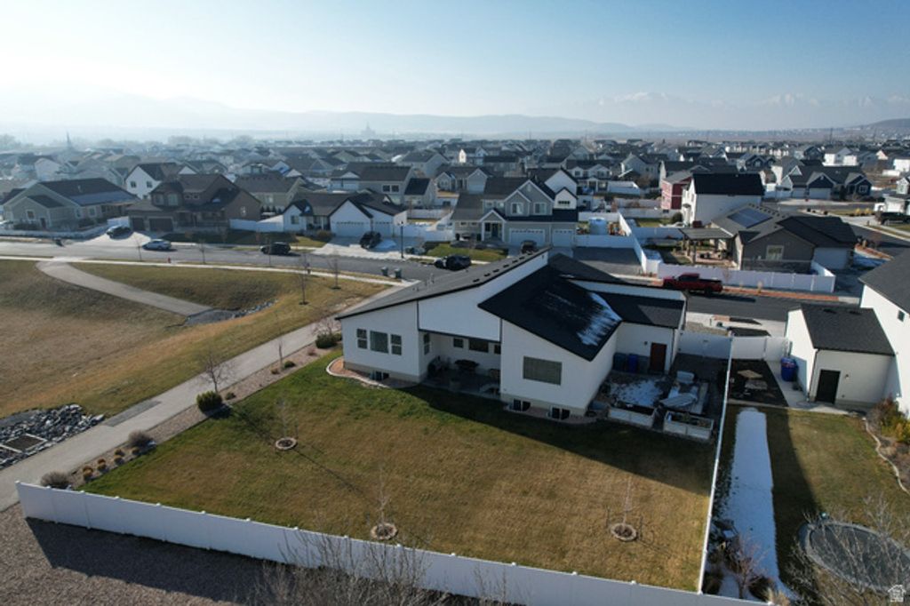 Image 74 of property listing at 598 S CROOKED POST WAY, Saratoga Springs, UT 84045