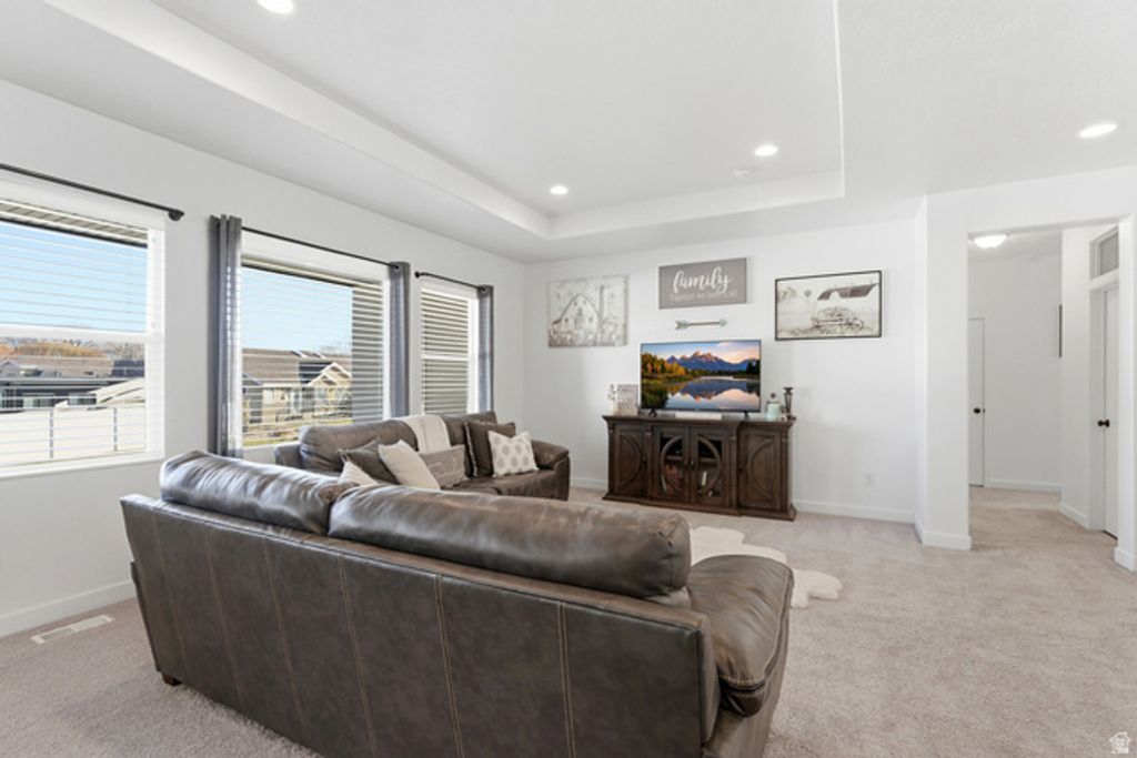 Image 9 of property listing at 598 S CROOKED POST WAY, Saratoga Springs, UT 84045