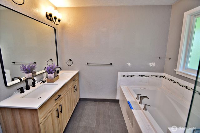 4830 Beverly Drive NE, Olympia, WA 98516