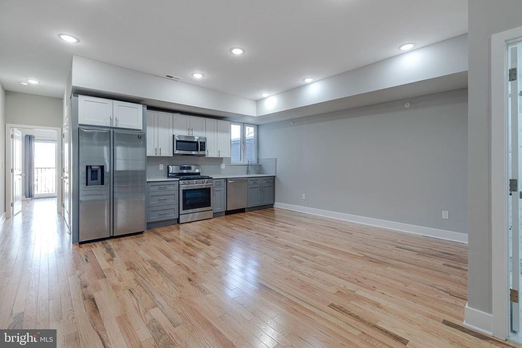 2111 W MASTER STREET B, Philadelphia, PA 19121