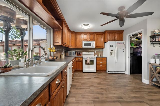 329 E Crossland Boulevard, Grand Prairie, TX 75052