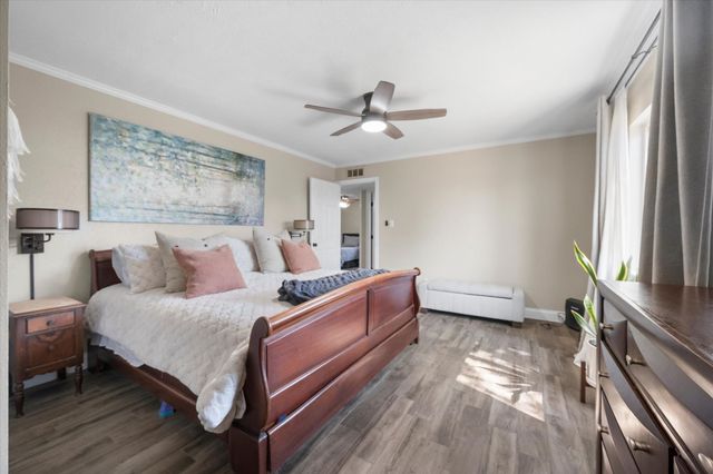 329 E Crossland Boulevard, Grand Prairie, TX 75052
