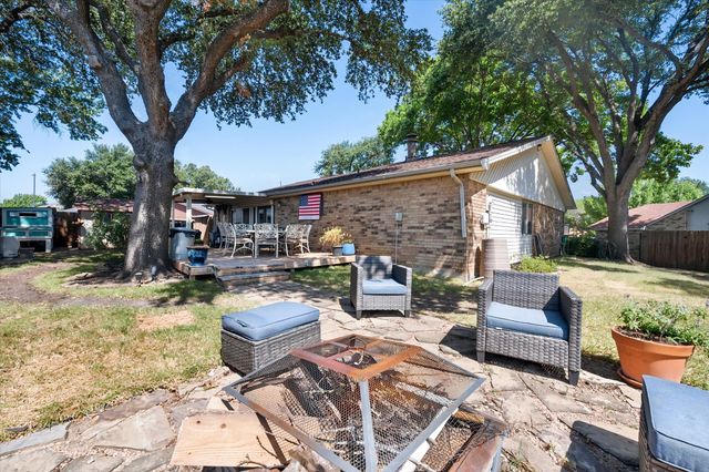 329 E Crossland Boulevard, Grand Prairie, TX 75052