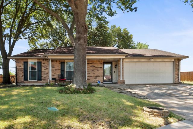 329 E Crossland Boulevard, Grand Prairie, TX 75052