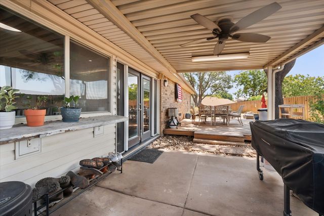 329 E Crossland Boulevard, Grand Prairie, TX 75052