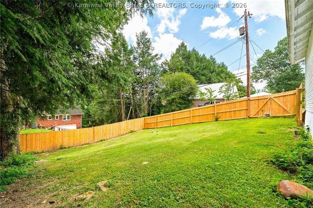 817 Maple Road, Charleston, WV 25302