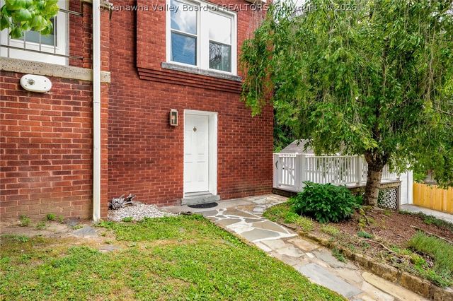 817 Maple Road, Charleston, WV 25302