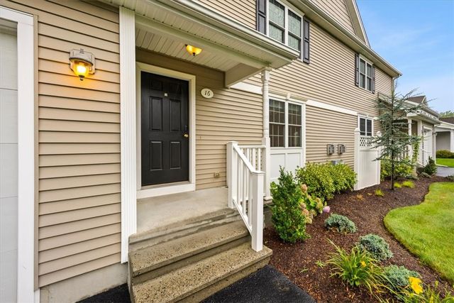 16 Streamview Drive 16, Cumberland, RI 02864