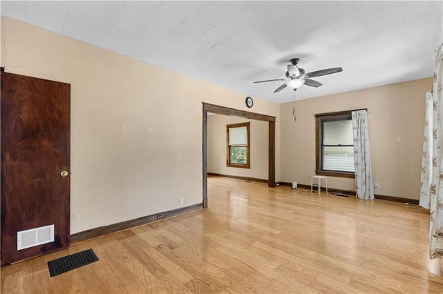 9319 E 17th Street S, Independence, MO 64052