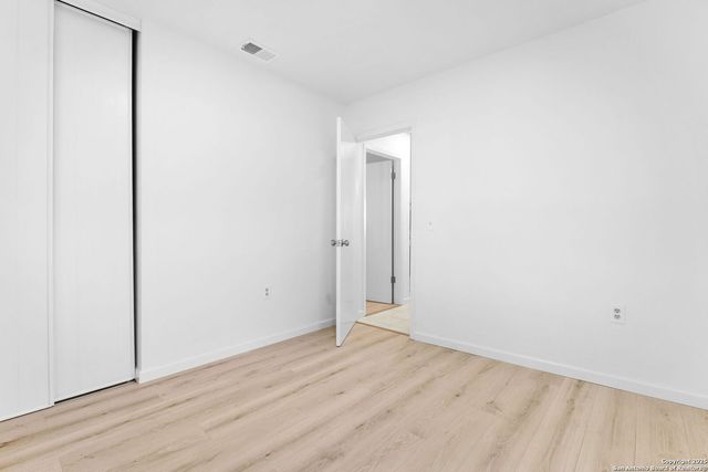 9419 Lands Point St, San Antonio, TX 78250