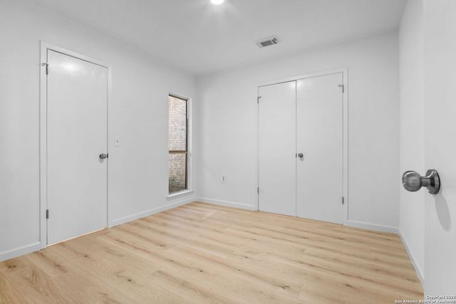 9419 Lands Point St, San Antonio, TX 78250