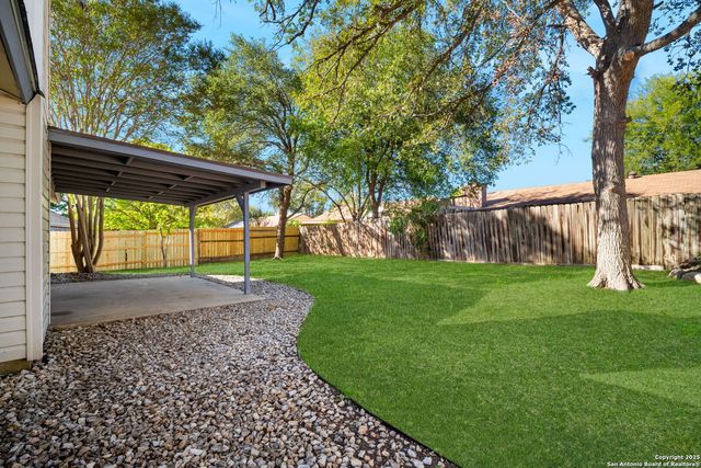 9419 Lands Point St, San Antonio, TX 78250