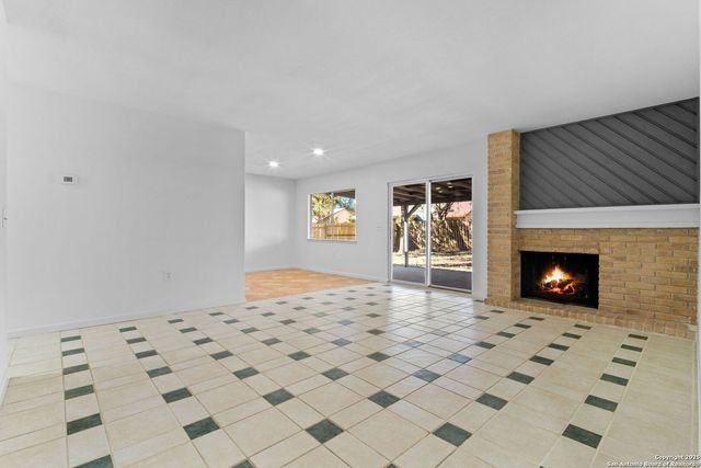 9419 Lands Point St, San Antonio, TX 78250