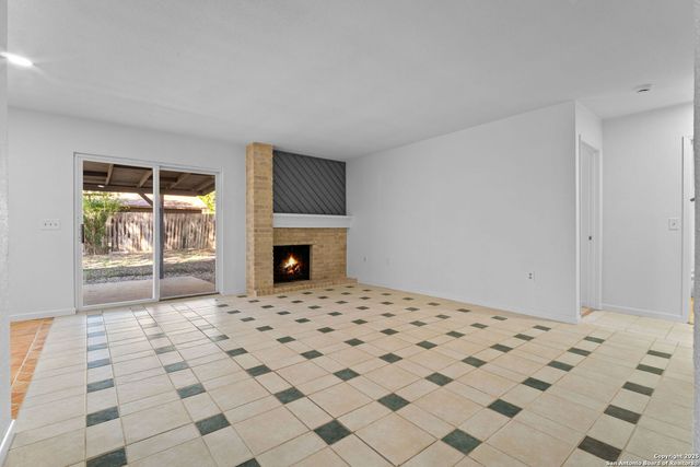 9419 Lands Point St, San Antonio, TX 78250